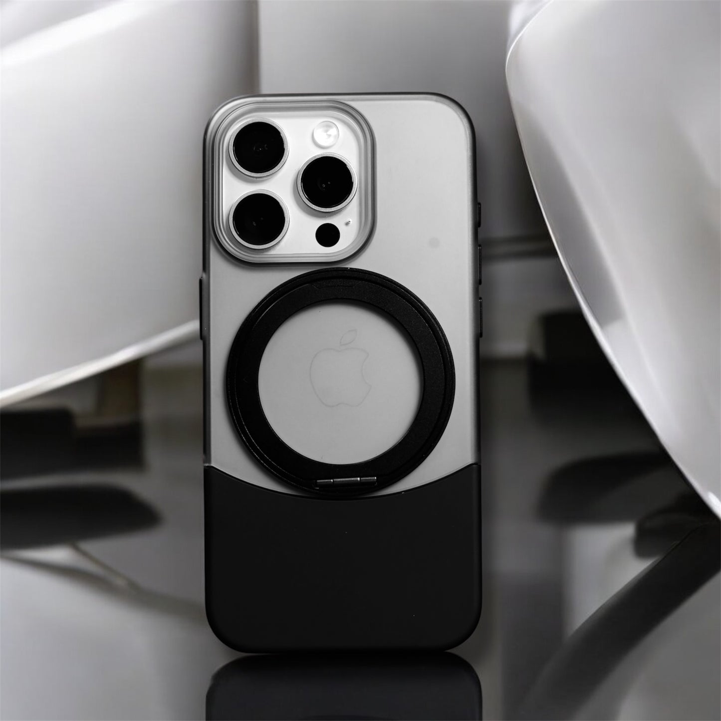 Virat's fav dual tone detachable metallic magsafe cover